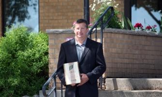 Mike Nikolai Receives Sustainable Leadership Award | Waupaca Foundry